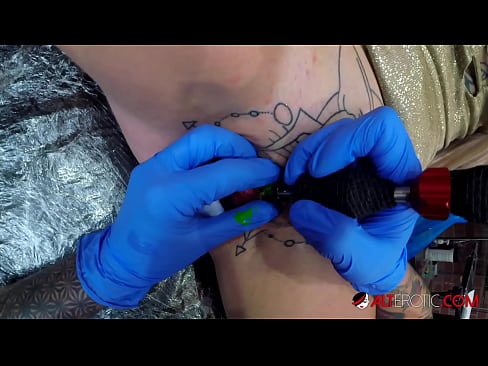 ❤️ Extremamente tatuada, a brasa Sully Savage fez uma tatuagem no seu clítoris ❤️❌ Porno doméstico em pt.onlyindianpornx.ru
